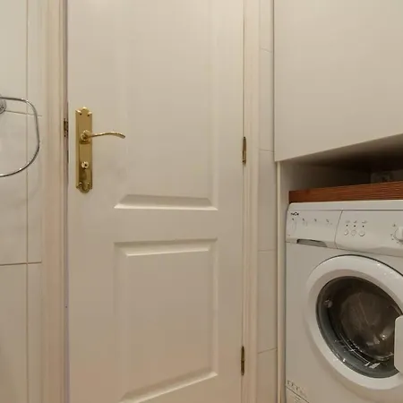 Santa Maria 67 - Two Bed Apartment