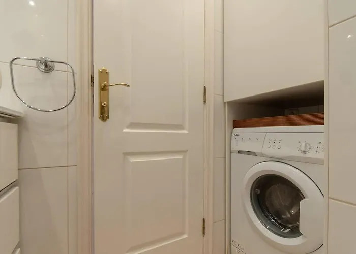 Santa Maria 67 - Two Bed Apartment